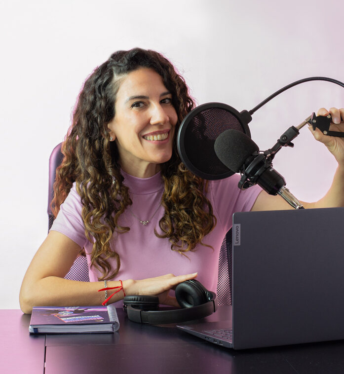 Roxs Mariani dando una clase sobre el arte de persuadir con las palabras y enseñando las técnicas de comunicación efectiva.